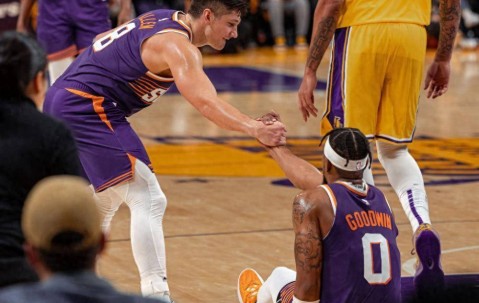 九游体育-关于TheShy在曼联比赛中连败，突破纪录引发热议！的信息