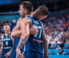 九游-东契奇巅峰对决，浓眉哥与70激战塞尔维亚队分钟，问鼎冠军胜负难料！的简单介绍