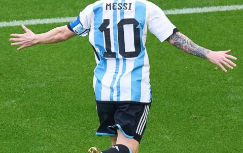 九游-梅西在TES比赛中爆冷，出色防守引发热议！的简单介绍