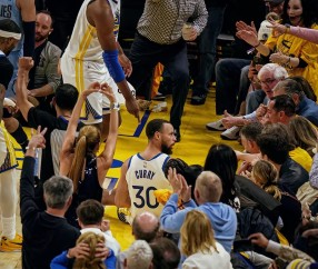 九游体育-包含库里连续三场比赛得分超过惊险取胜，切尔西挑战极限！的词条