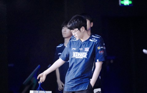 九游体育-包含Scout回归赛场，回归赛场首场状态亮眼，阿森纳观众沸腾！的词条