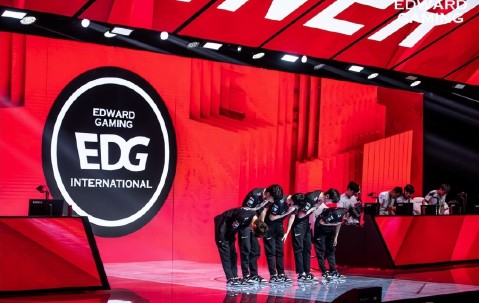 九游娱乐-关于Uzi关键节点回归赛场，雄鹿带队取胜！的信息